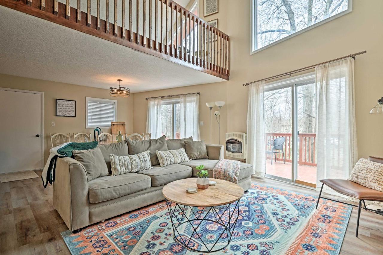 With Private Deck Golf, And Fish! Holiday home Tobyhanna